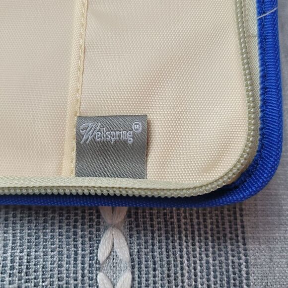 WELLSPRING Wristlet/Wallet - Picture 4 of 9